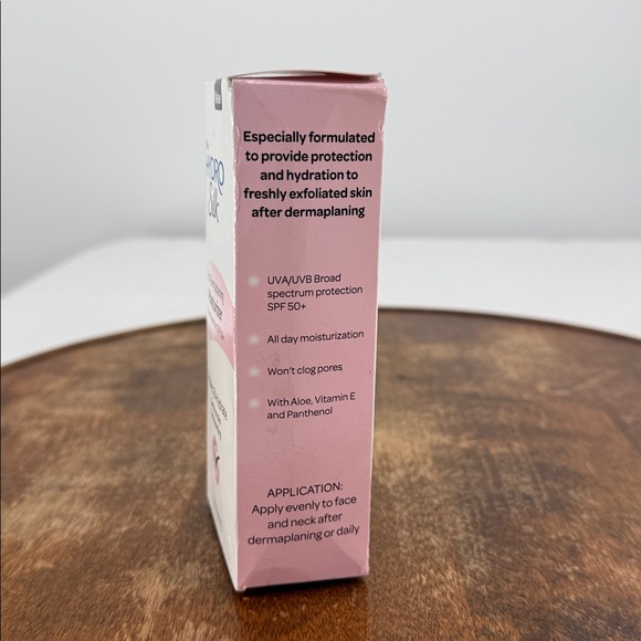 Schick Hydro Silk Moisturizer Post Dermaplaing SPF 50+ 3 fl oz Tube Exp 10/25 - Picture 2 of 7